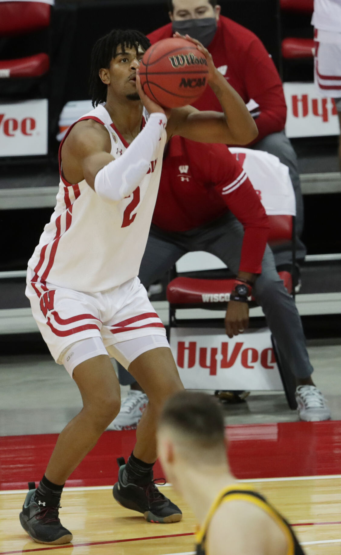 Iowa 77, UW 62